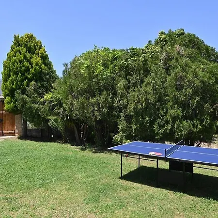 Beautiful 5bedroom Big Pool, Close To Beach!