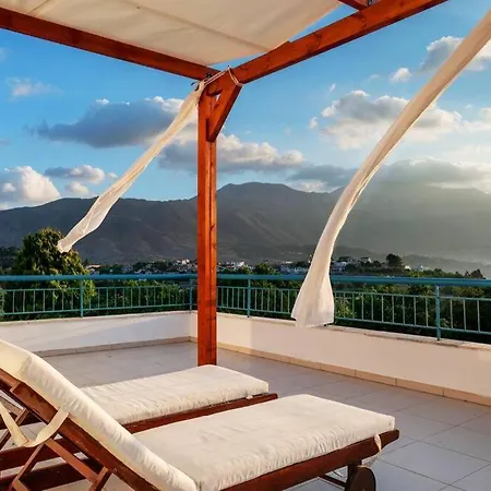 Beautiful 5bedroom Big Pool, Close To Beach!