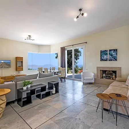 Beautiful 5bedroom Big Pool, Close To Beach!