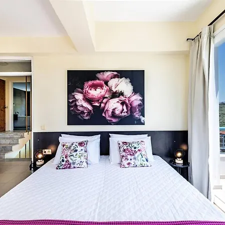 Beautiful 5bedroom Big Pool, Close To Beach! * Episkopi-Chania